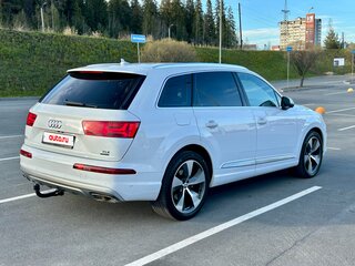2017 Audi Q7 II (4M), белый, 4450000 рублей, вид 3