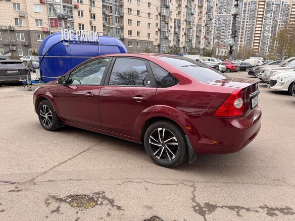 2009 Ford Focus II Рестайлинг, пурпурный, 440000 рублей - вид 4