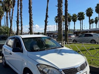 2012 Kia Ceed I Рестайлинг, белый, 750000 рублей, вид 3