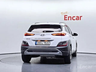 2022 Hyundai Kona I Рестайлинг, белый, 1720000 рублей, вид 4