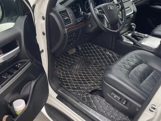 2017 Toyota Land Cruiser 200 Series Рестайлинг 2, белый, 5530000 рублей, вид 5