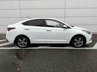 2017 Hyundai Solaris II, белый, 1650000 рублей, вид 4