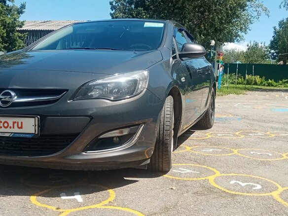 2013 Opel Astra J Рестайлинг, серый, 1000000 рублей - вид 2