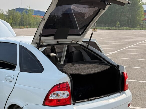 2011 Lada (ВАЗ) Priora I, белый, 340000 рублей - вид 9