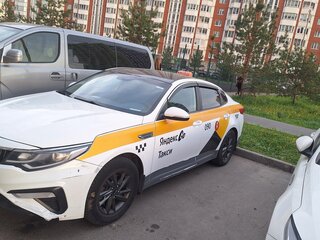 2019 Kia Optima IV Рестайлинг, белый, 850000 рублей, вид 2