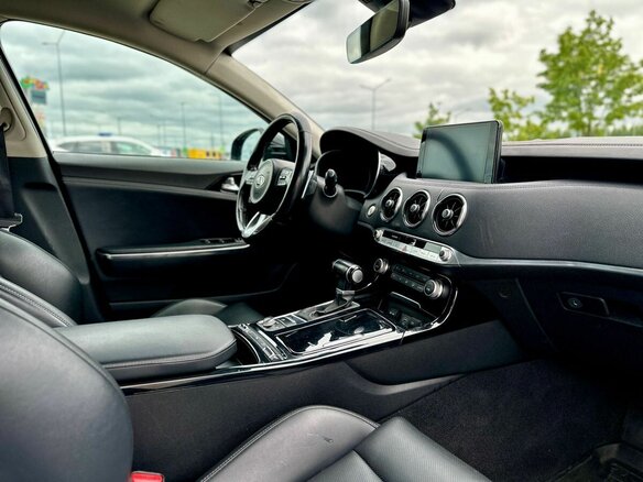 2021 Kia Stinger I Рестайлинг, чёрный, 1970000 рублей - вид 6