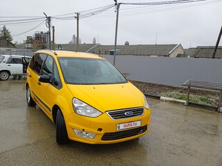 2013 Ford Galaxy II Рестайлинг, жёлтый, 600000 рублей, вид 3