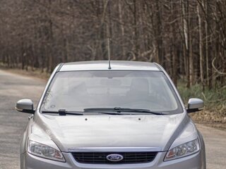 2011 Ford Focus II Рестайлинг, серебристый, 570000 рублей, вид 4