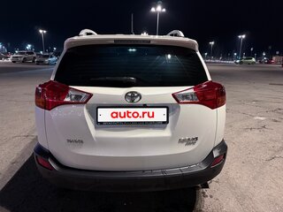 2015 Toyota RAV4 IV (XA40), белый, 2300000 рублей, вид 4