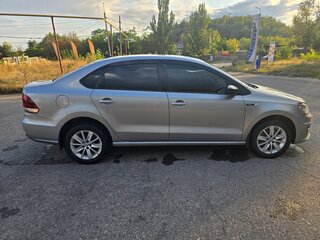 2019 Volkswagen Polo V Рестайлинг, серебристый, 890000 рублей, вид 4