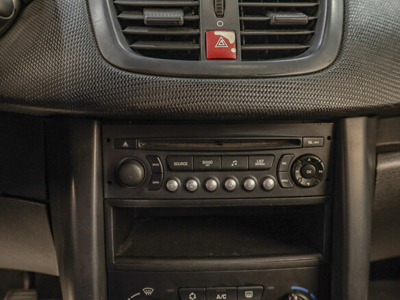 2006 Peugeot 207 I, чёрный, 459000 рублей - вид 9