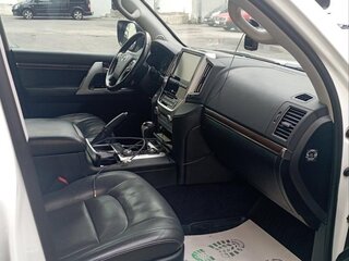 2016 Toyota Land Cruiser 200 Series Рестайлинг 2, белый, 4100000 рублей, вид 5