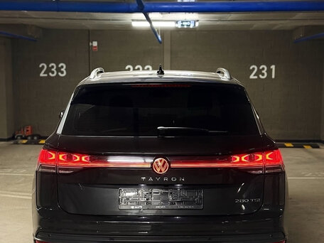 2023 Volkswagen Tayron I Рестайлинг, чёрный, 2450000 рублей, вид 3