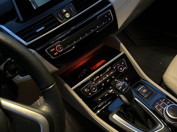 2019 BMW 2 серии Active Tourer 225xe F45 Рестайлинг, чёрный, 2900000 рублей - вид 22