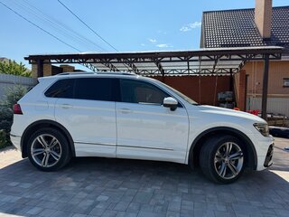 2019 Volkswagen Tiguan II, белый, 2550000 рублей, вид 2