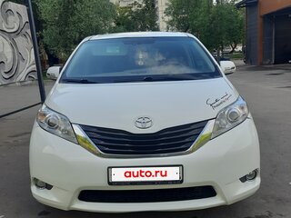 2016 Toyota Sienna III Рестайлинг, белый, 2350000 рублей, вид 3