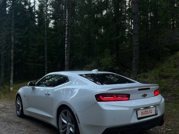 2016 Chevrolet Camaro VI, белый, 3000000 рублей - вид 3