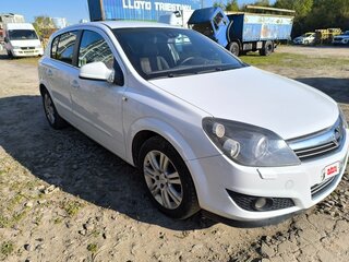 2010 Opel Astra H Рестайлинг, белый, 470000 рублей, вид 2