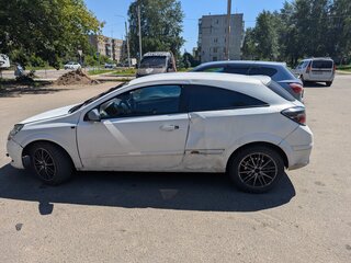2008 Opel Astra GTC H Рестайлинг, белый, 280000 рублей, вид 4