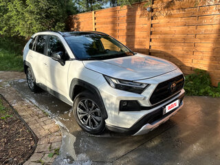 2024 Toyota RAV4 V (XA50), белый, 3700000 рублей, вид 3