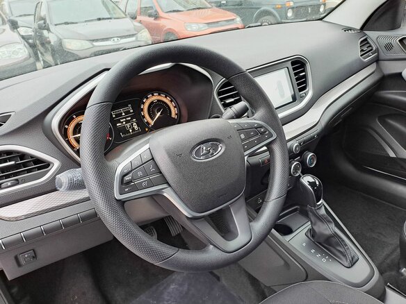 2026 Lada (ВАЗ) Vesta I Рестайлинг (NG), белый, 1765900 рублей - вид 7