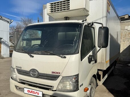 2018 Hino Series 300 (Dutro), белый, 3500000 рублей, вид 1