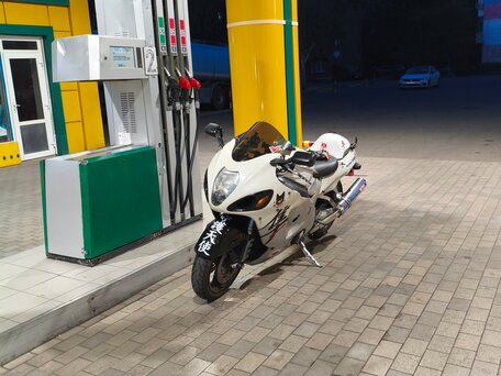 2002 Suzuki GSX 1300 R Hayabusa, белый, 450000 рублей, вид 2