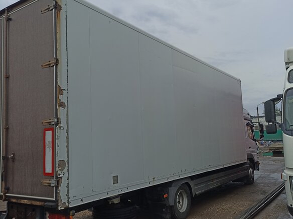 2004 Mercedes-Benz Atego, белый, 3800000 рублей - вид 8
