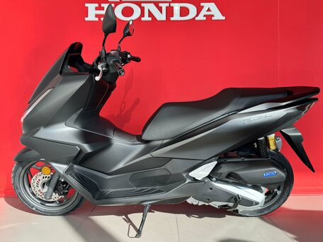 2026 Honda PCX 160, чёрный, 499900 рублей, вид 3