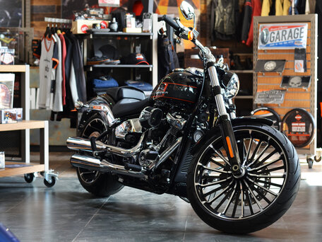 2024 Harley-Davidson Breakout, чёрный, 3400000 рублей, вид 3