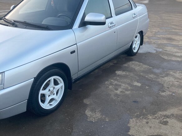 2004 Lada (ВАЗ) 2110, серебристый, 185000 рублей - вид 2