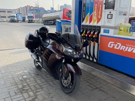 2011 Kawasaki GTR 1400 (Concours 14), красный, 750000 рублей, вид 2