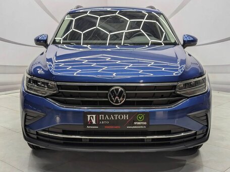 2021 Volkswagen Tiguan II Рестайлинг, синий, 2819000 рублей, вид 2