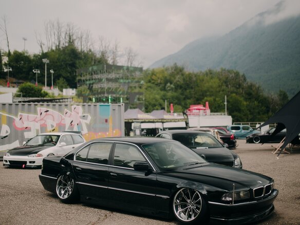 1995 BMW 7 серии 740i III (E38), серый, 1000000 рублей - вид 12