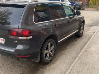 2007 Volkswagen Touareg I Рестайлинг, серый, 850000 рублей, вид 3