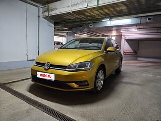 2018 Volkswagen Golf VII Рестайлинг, золотистый, 2000000 рублей, вид 2