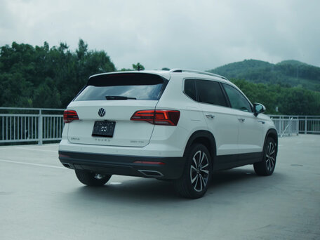 2023 Volkswagen Tharu I, белый, 1920222 рублей, вид 4