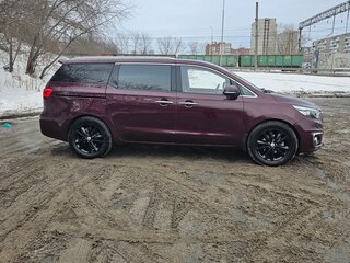 2016 Kia Carnival III, красный, 2150000 рублей, вид 4