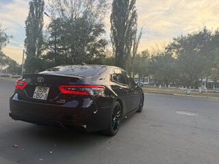 2021 Toyota Camry VIII (XV70) Рестайлинг, чёрный, 3200000 рублей, вид 5