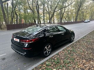 2018 Kia Optima IV Рестайлинг, чёрный, 1950000 рублей, вид 4