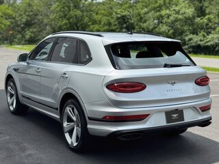 2026 Bentley Bentayga I Рестайлинг, серебристый, 38837018 рублей, вид 3