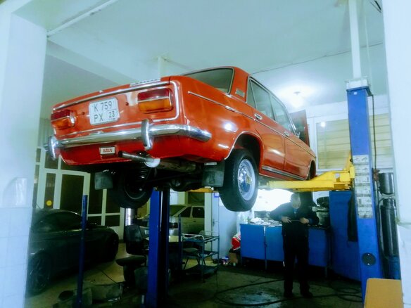 1981 Lada (ВАЗ) 2103, оранжевый - вид 13