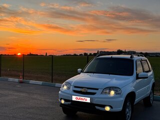 2012 Chevrolet Niva I Рестайлинг, белый, 570000 рублей, вид 4