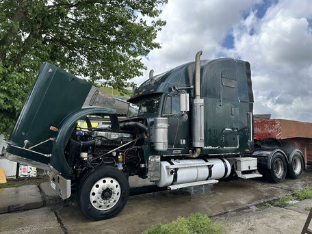 2003 Freightliner FLD, зелёный, 2700000 рублей, вид 4