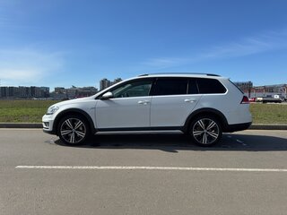 2018 Volkswagen Golf Alltrack VII Рестайлинг, белый, 2100000 рублей, вид 3