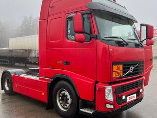 2010 Volvo FH, красный, 2750000 рублей, вид 5