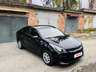 2018 Kia Rio IV, чёрный, 1400000 рублей, вид 3