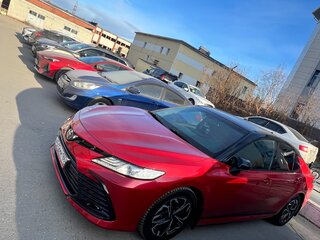2021 Toyota Camry VIII (XV70) Рестайлинг, красный, 4500000 рублей, вид 2