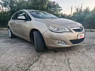 2010 Opel Astra J, бежевый, 550000 рублей, вид 3