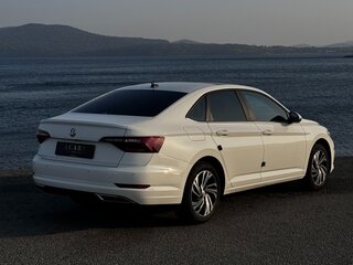 2022 Volkswagen Jetta VII Рестайлинг, белый, 1500000 рублей, вид 4